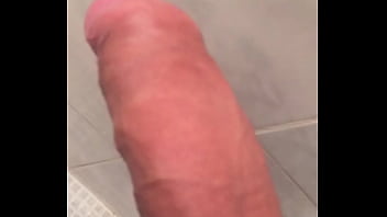 Alguien Que Me Dé Una Buena Mamada???