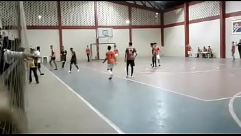 Caneta Por De Baixo Do Periquito Do Jogador -jogos Internos