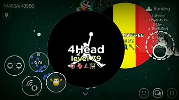 Jogadores No Jogo De Bola, Comendo,