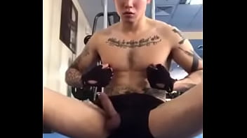 Trai đẹp vừa d_m vừa bạo p1