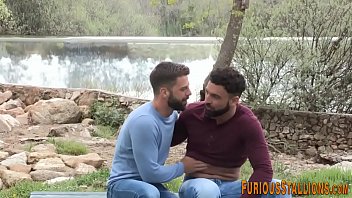 Muscled Hung Bear Cums