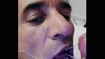 Echando Sus Mecos En Mi Boca