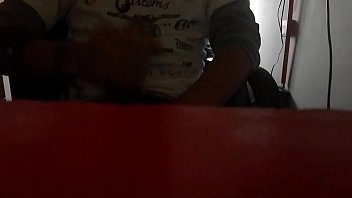 Me Grabo Por Primera Vez Maturbandome