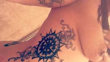 Alexa Davonn Tattooed Body In Shower