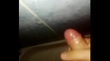 Espanhol Toca Uma Punheta E Goza Gostoso!