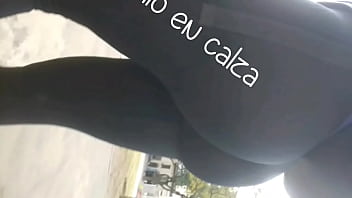 Culo En Tanga Caminando Por El Parke