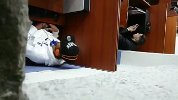 Spy Guy In Cyber Public - Chicoscam.com