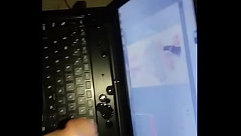 Se Masturba Viendo Fotos De Xime