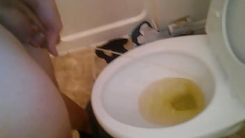 Pissing In The Toilet - piss, peeing, soloboy - Video 3828198