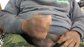 Negão Se Masturbando - masturbation, punheta, pau, moreno, soloboy, safado, piroca, nego, batendo-uma - Video 3742376