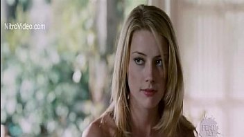 Celeb Amber Heard In Tight Bikini