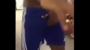 Léo Santana Pegando Na Mala