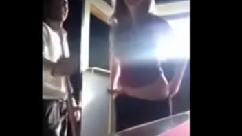 Colegiala Rubia Chupando Verga Y Cogiendo En Billar