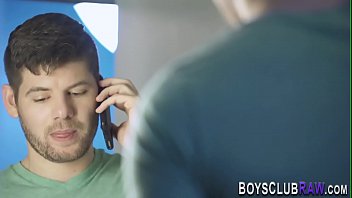 Muscular Hunk Eats Ass