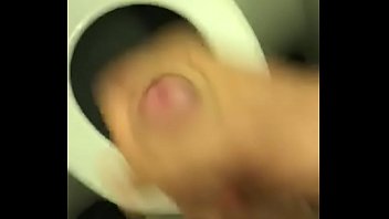 Lucazzo Si Fa Una Sega Nel Bagno Dell_aereo