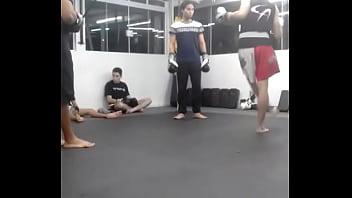 Neguinho Soca Dois No Branquelo E Sai Vazado