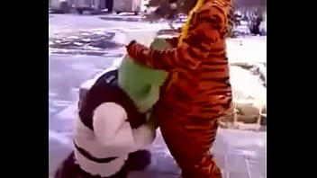 Sherek Pagando Boquetao Gostos Pro Tigre Do Ursinho Puff
