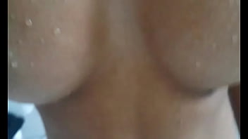 minha melhor amiga se exibindo para mim. whatsap dela 5506192415984