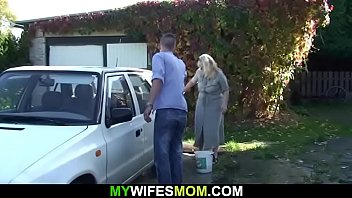 Son-in-law Bangs Her Old Pussy Outdoors