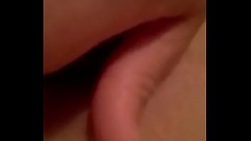 Se Mete Los Dedos Bien Rico En Su Panocha Mojada