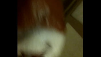 Jugando En El Ba_o, Alguien Me Da Una Manita, O Un Culo O Una Boquita