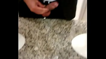 Punhetinha No Trabalho - hotwife, soloboy, corno, comedor - Video 3509695