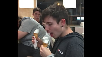 Corno Safado Mamando 2 Branquelos