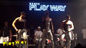 Dançarino Dotado Com Roupa Sexy Em Show