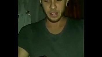 Amigo Hetero Batendo Punheta - Videosdotados.com