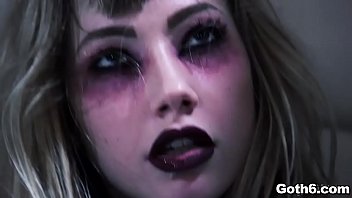 Hell Yeah! Goth Teen Nympho Ivy Wolfe Goes Crazy!