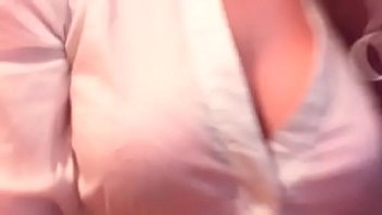 Butt Plug Magico E Dita Tutte Nel Culo Per La Tua Calda Matrigna