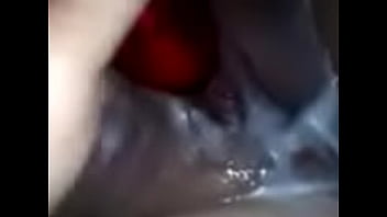 Claudia Metiendose Desodorante