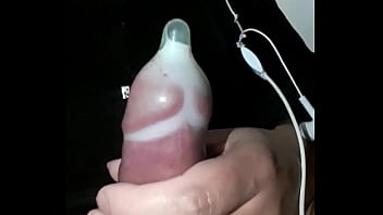 Huge Cum In Condom - cum, condom, masturbation, latex, soloboy - Video 3696244