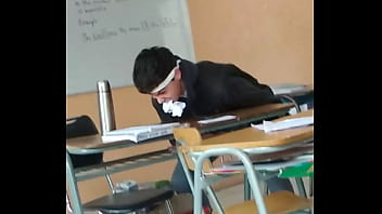 Dinosaurios En La Sala. Sale Mal