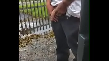 Dando Um Mijão - gay, piss, caught, psy - Video 3686131