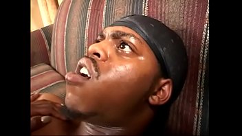 Guy Opens Up Black Chick Kelly Reign' Pussy Lips And Eats Her Out