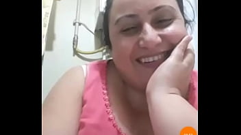 Show Yapan Iri Memeli Kadin