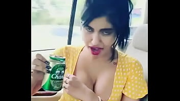 Girl Boobs Are Flashing