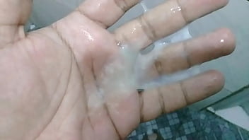 Batendo Uma Antes De - cumshot, amateur, chubby, cam, gozando, soloboy, novinho, gay-porn - Video 3682876