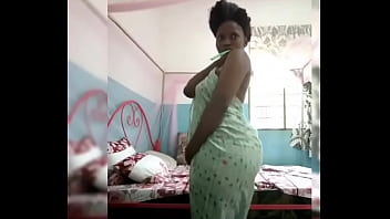 Rose Ebony Sex Twerk After Shower