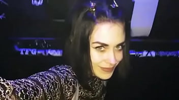 Who is she ? - Brunette-toilets-blue-eyes