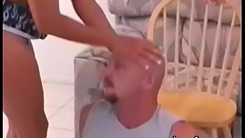 Naked Honey Loves Facesitting During Cunilingus Oral