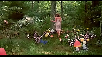 Alicia En El Pais De Las Pornomaravillas-(alice In Wonderland)-1976