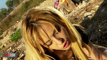 Public Blowjob While Peeing And Outdoor Fucking With Dulce Chiki