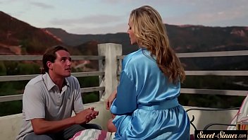 Faketit Stepmom Pounded And Jizzed On Pussy