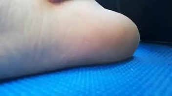 Piedi Sudati Dopo La Palestra Vuoi Succhiarli Tutti?