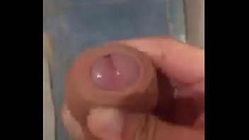 Pendejo Argentino Se Pajea En La Ducha Y Me Dedica La Acabada