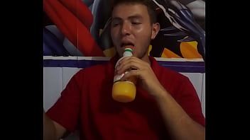 Novinho Lambuzando O Gargalo