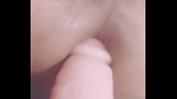 Novinho Brinca Com O Dildo De 18cm