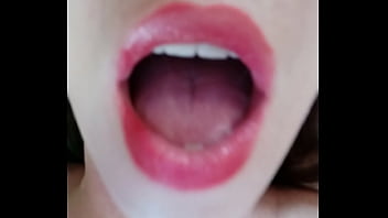 Vibrator Drives Her Pussy Crazy